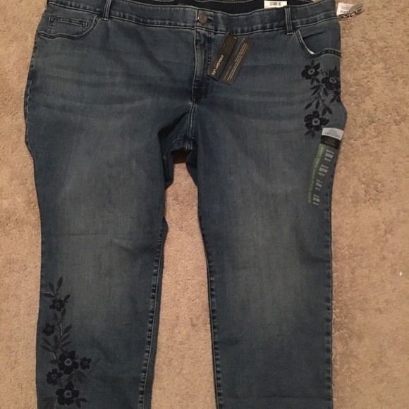 Jean - Picture 1 of 6